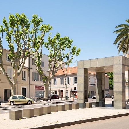 Domus Titus Spacieux T2 Proche De La Gare Nîmes Buitenkant foto